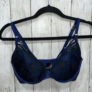 Victoria’s Secret Very Sexy Plunge Lace Bra Size 34DD Blue Black